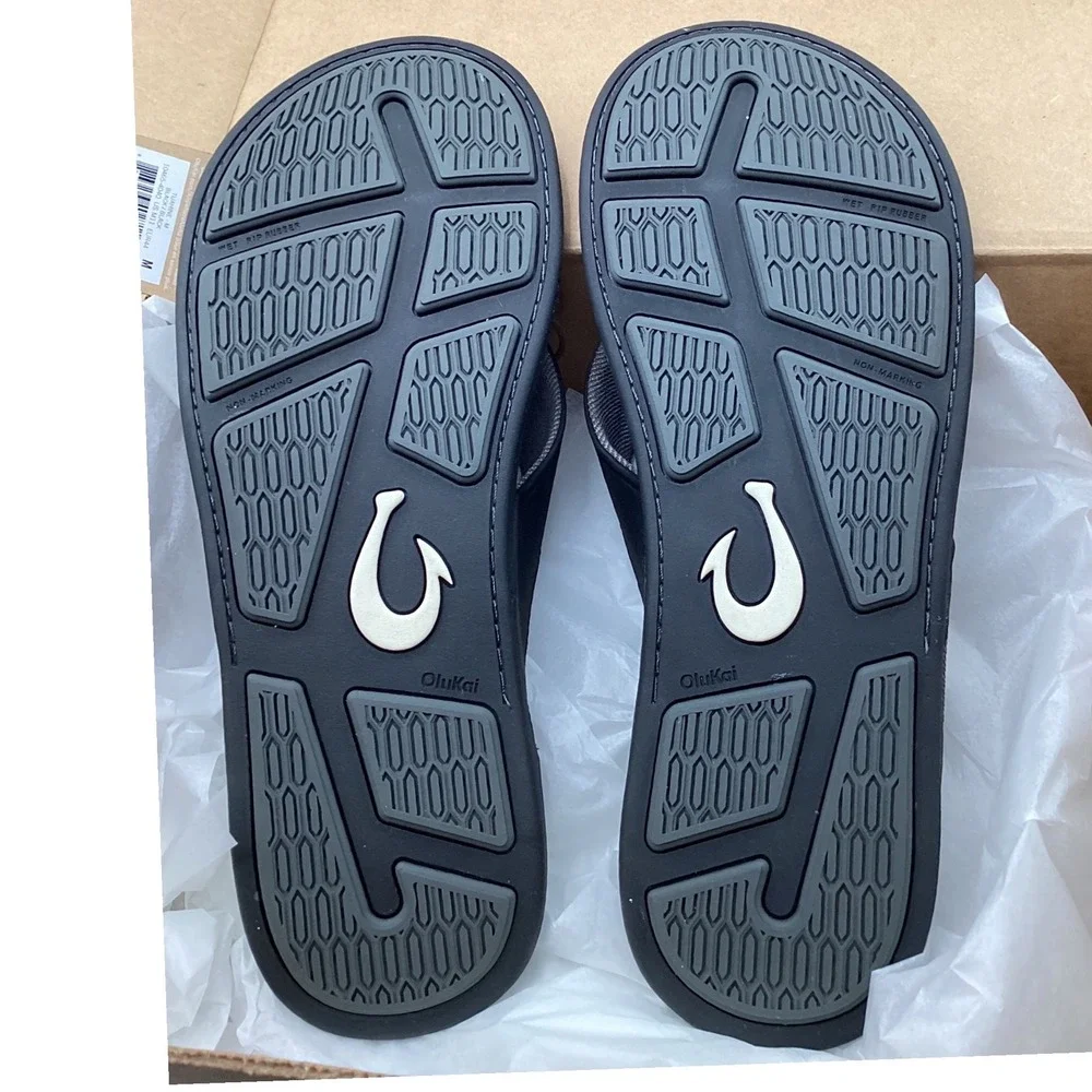 OluKai Tuahine Men 11 Black Leather Flip Flop Sandals 10465-4040 Waterproof NWT
